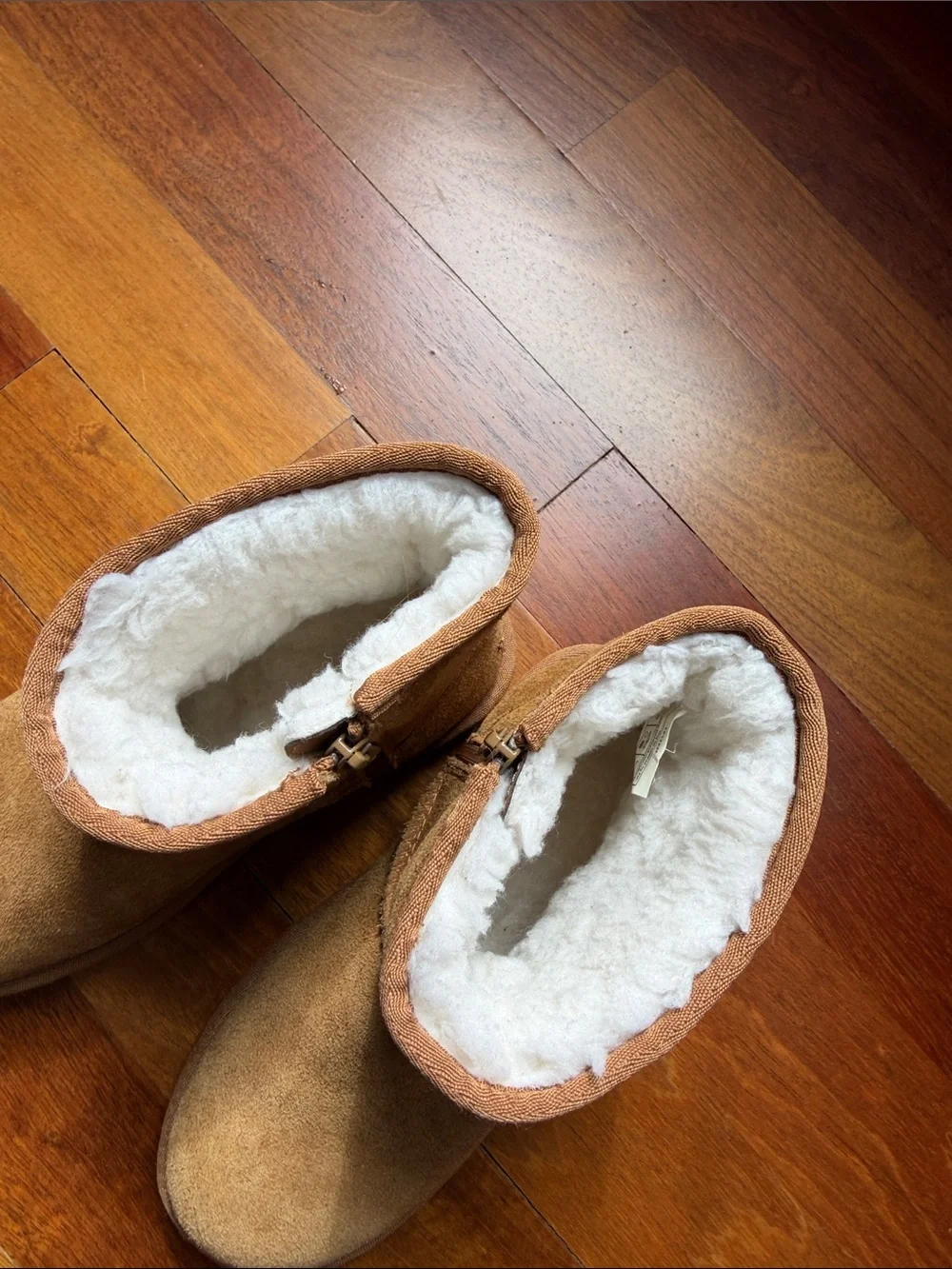 Koolaburra by UGG Kids Short Suede Boots in Chestnut